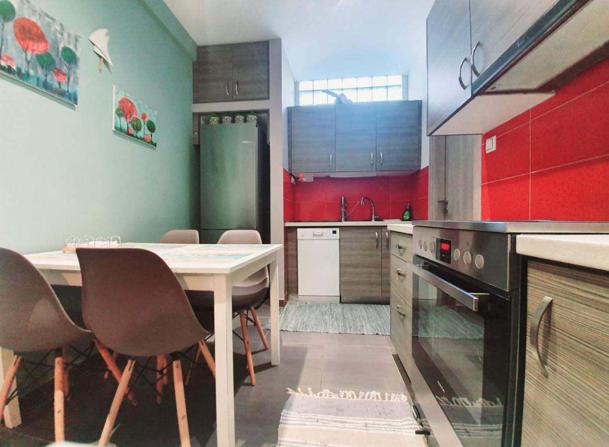 Ilias' Cosy And Relaxing Apartment アテネ エクステリア 写真