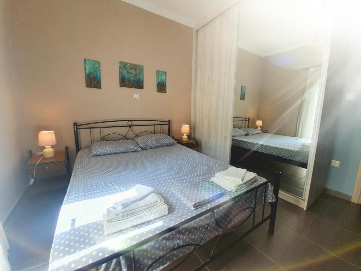 Ilias' Cosy And Relaxing Apartment アテネ エクステリア 写真