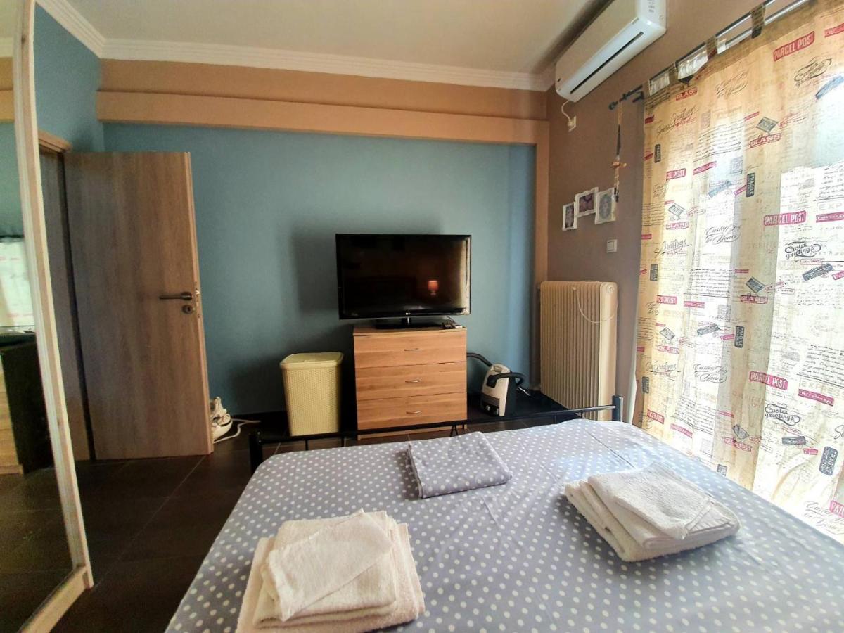 Ilias' Cosy And Relaxing Apartment アテネ エクステリア 写真