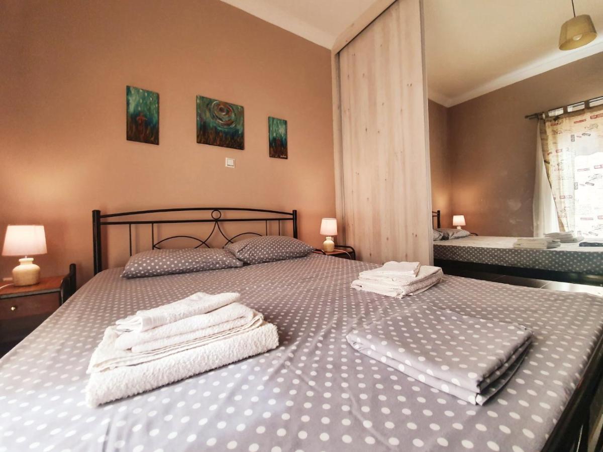 Ilias' Cosy And Relaxing Apartment アテネ エクステリア 写真