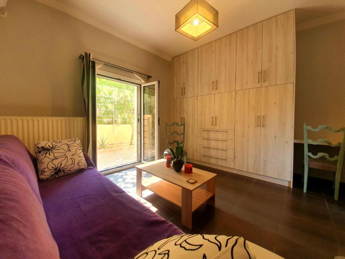 Ilias' Cosy And Relaxing Apartment アテネ エクステリア 写真